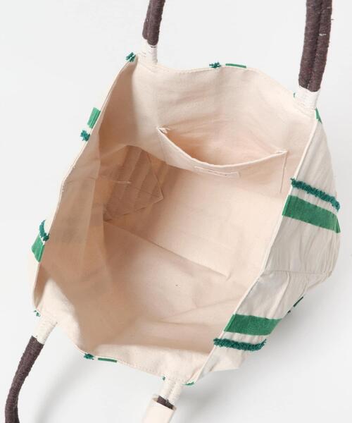 URBAN RESEARCH DOORS（アーバンリサーチドアーズ）の「EMB&Flocky Big tote bag（トートバッグ・レディース・ブラウン/グリーン・ONE）」の6枚目の写真