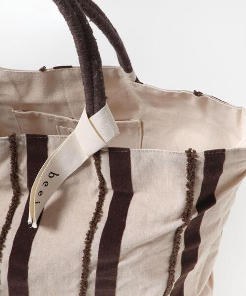 URBAN RESEARCH DOORS（アーバンリサーチドアーズ）の「EMB&Flocky Big tote bag（トートバッグ・レディース・ブラウン/グリーン・ONE）」の3枚目の写真