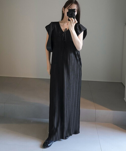 KOBE LETTUCE（コウベレタス）の「[ yuiさんコラボ ]前後2way半袖プリーツワンピース（ワンピース・レディース・ブラウン/ミント/ベージュ/ブラック・M/PM）」の2枚目の写真