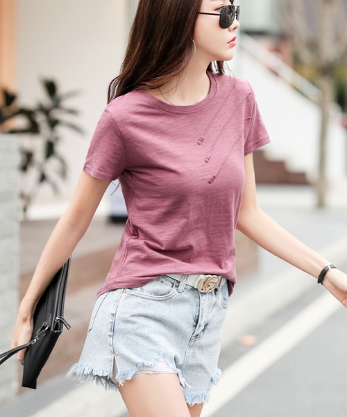 2ly2（トゥーリートゥー）の「さりげないアクセント♪プチボタン付きTシャツ（Tシャツ/カットソー・レディース・ブルー/パープル/ホワイト/グリーン・FREE）」の16枚目の写真