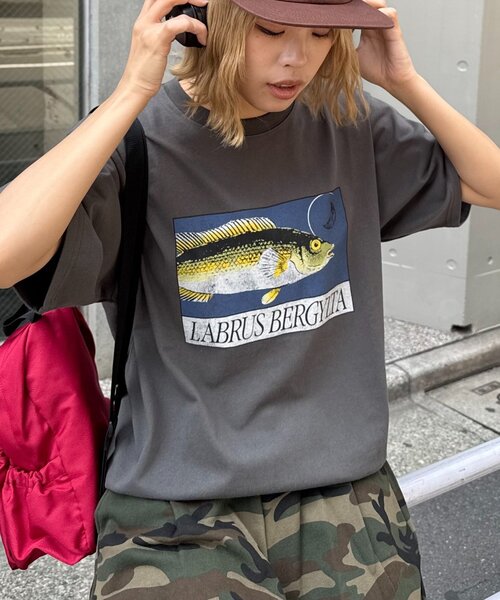 CIAOPANIC TYPY（チャオパニックティピー）の「【UNISEX】レトロ魚TEE（Tシャツ/カットソー・レディース・ホワイト/イエロー/グレー/チャコールグレー・MEDIUM/LARGE）」の6枚目の写真