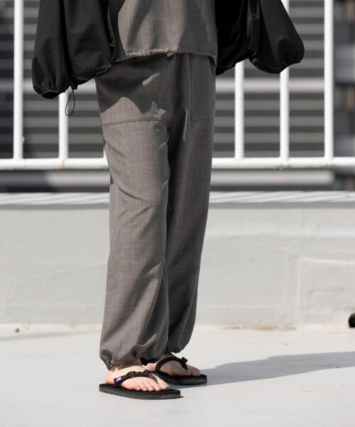 EKAL（エカル）の「『UR TECH DRYLUXE』『吸水速乾/UVカット』ハイツイストイージートラウザー（その他パンツ・レディース・チャコールグレー/モカ/ネイビー・ONE）」の9枚目の写真