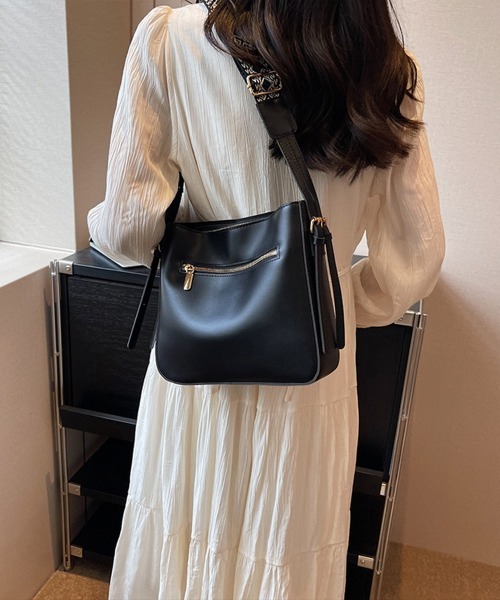 Miniministore(ミニミニストア)の「スクエアショルダーバッグ PUレーザー鞄(ショルダーバッグ・レディース・キャメル/ブラウン/アイボリー/ブラック・FREE)」の22枚目の写真