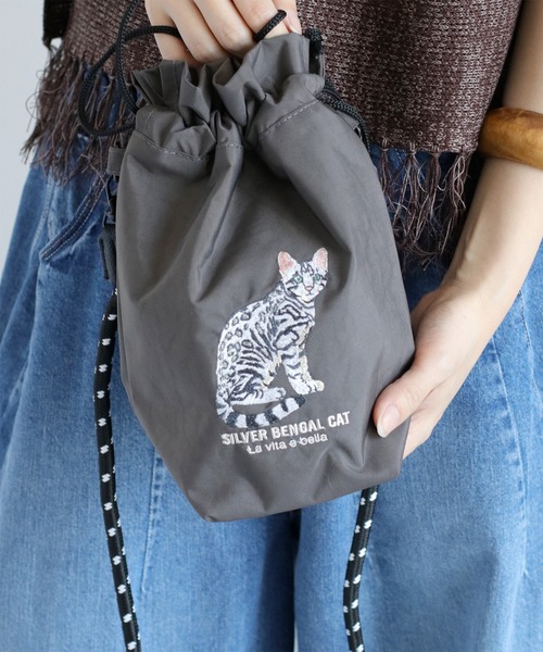 cepo（セポ）の「【WEB限定】アニマル刺繍コードミニショルダーポーチバッグ（ショルダーバッグ・レディース・ベージュ/ネイビー/チャコール/グリーン/グレー/ブルー/ブルー系その他/ベージュ系その他/グレー系その他・FREE）」の4枚目の写真