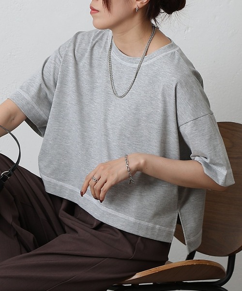 COLONY 2139(コロニートゥーワンスリーナイン)の「スマートワイドクロップド配色ステッチTシャツ(Tシャツ/カットソー・レディース・ブラック/グレー/ブルー/ホワイト/ピンク・FREE)」の3枚目の写真