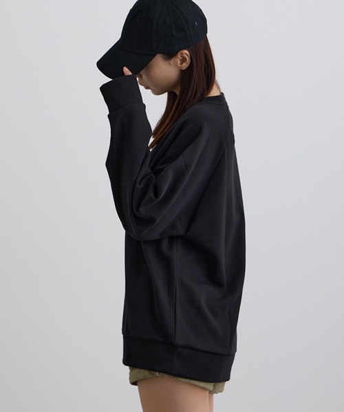 ADDITION STORE（アディションストア）の「【ADDITION STORE】アディダス コンバットスポーツ ロゴプリントクルーネックスウェット(ミニ裏毛）（スウェット・レディース・グリーン/チャコールグレー/ブラック・MEDIUM/LARGE）」の5枚目の写真