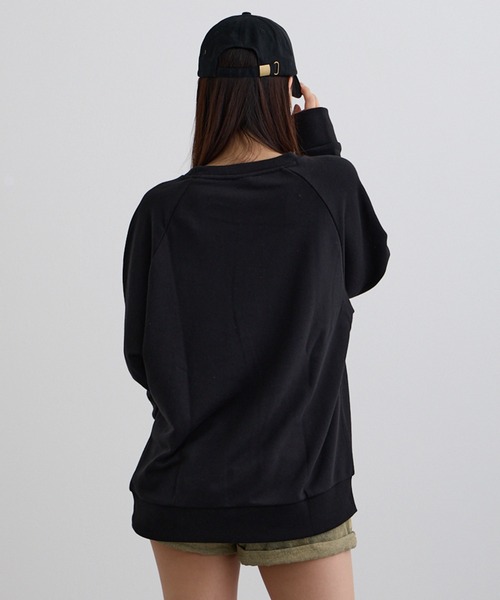 ADDITION STORE（アディションストア）の「【ADDITION STORE】アディダス コンバットスポーツ ロゴプリントクルーネックスウェット(ミニ裏毛）（スウェット・レディース・グリーン/チャコールグレー/ブラック・MEDIUM/LARGE）」の6枚目の写真