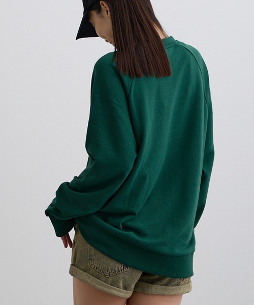 ADDITION STORE（アディションストア）の「【ADDITION STORE】アディダス コンバットスポーツ ロゴプリントクルーネックスウェット(ミニ裏毛）（スウェット・レディース・グリーン/チャコールグレー/ブラック・MEDIUM/LARGE）」の12枚目の写真