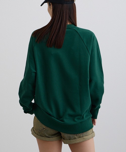 ADDITION STORE（アディションストア）の「【ADDITION STORE】アディダス コンバットスポーツ ロゴプリントクルーネックスウェット(ミニ裏毛）（スウェット・レディース・グリーン/チャコールグレー/ブラック・MEDIUM/LARGE）」の13枚目の写真