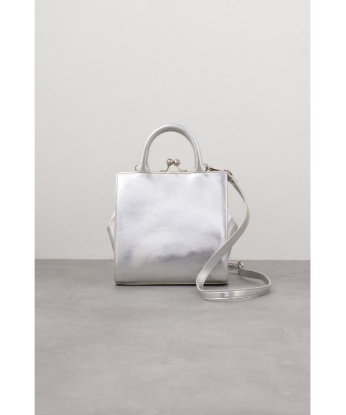 AZUL by moussy（アズールバイマウジー）の「メタルフレームバッグ（ショルダーバッグ・レディース・シルバー/ブラック/ブラウン系その他・FREE）」の3枚目の写真