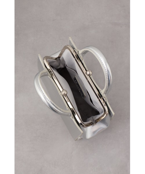 AZUL by moussy（アズールバイマウジー）の「メタルフレームバッグ（ショルダーバッグ・レディース・シルバー/ブラック/ブラウン系その他・FREE）」の4枚目の写真