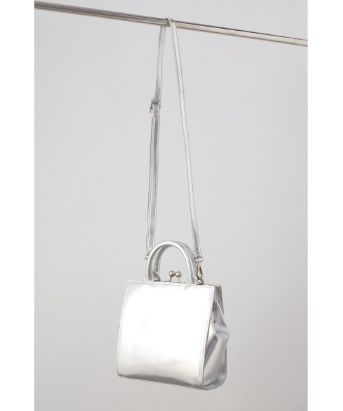 AZUL by moussy（アズールバイマウジー）の「メタルフレームバッグ（ショルダーバッグ・レディース・シルバー/ブラック/ブラウン系その他・FREE）」の8枚目の写真