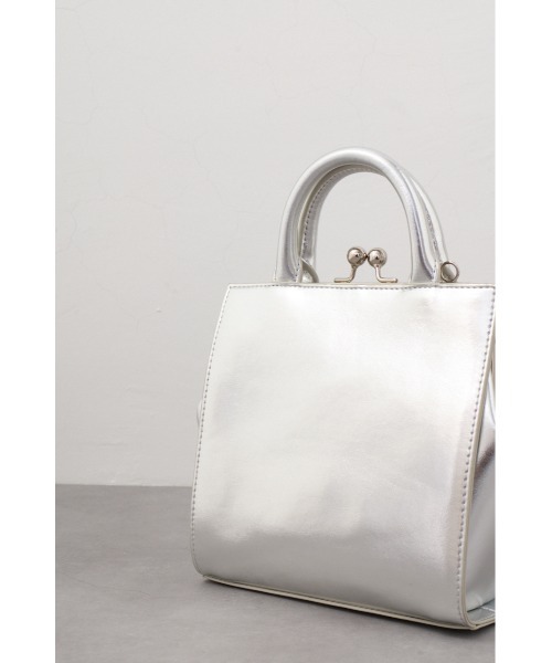 AZUL by moussy（アズールバイマウジー）の「メタルフレームバッグ（ショルダーバッグ・レディース・シルバー/ブラック/ブラウン系その他・FREE）」の5枚目の写真