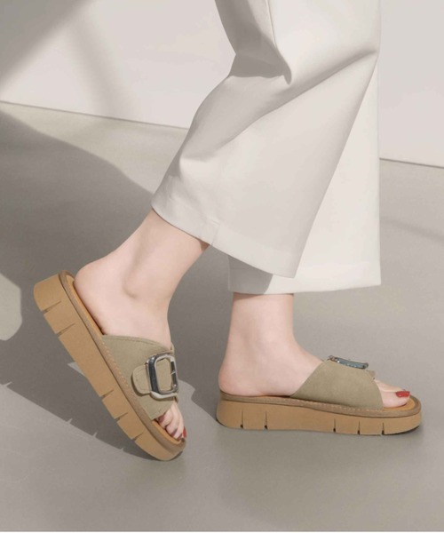 MAMIAN（マミアン）の「シルバーバックル 厚底 サンダル(3.5cmヒール)（サンダル・レディース・カーキ/ブラウン・S/M/L/LL）」の2枚目の写真