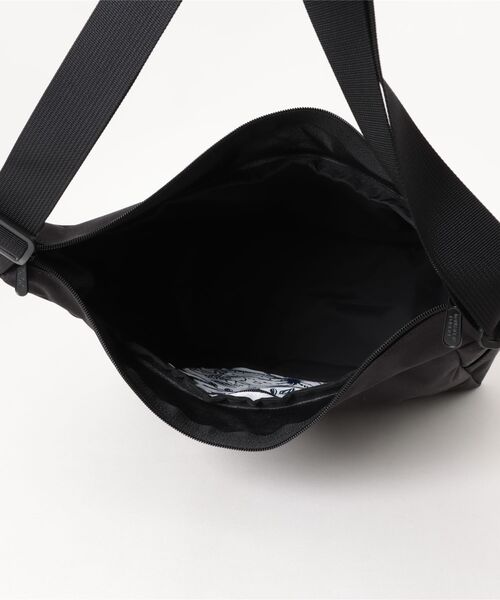 Manhattan Portage(マンハッタンポーテージ)の「BED-STUY SHOULDER BAG 500D CORDURA / STITCH(ショルダーバッグ・レディース・ブラック・SMALL)」の15枚目の写真