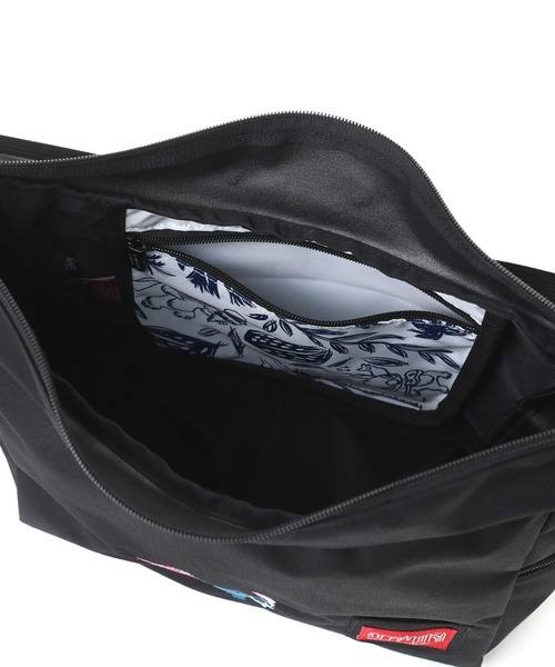 Manhattan Portage(マンハッタンポーテージ)の「BED-STUY SHOULDER BAG 500D CORDURA / STITCH(ショルダーバッグ・レディース・ブラック・SMALL)」の5枚目の写真