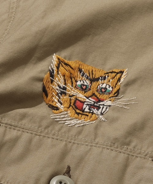 KRIFF MAYER(クリフメイヤー)の「スーベニア刺繍ミリタリーシャツ(シャツ/ブラウス・メンズ・ネイビー/ベージュ/オリーブ/ブラック・X-LARGE/LARGE/MEDIUM)」の12枚目の写真