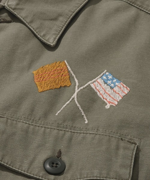 KRIFF MAYER(クリフメイヤー)の「スーベニア刺繍ミリタリーシャツ(シャツ/ブラウス・メンズ・ネイビー/ベージュ/オリーブ/ブラック・X-LARGE/LARGE/MEDIUM)」の13枚目の写真