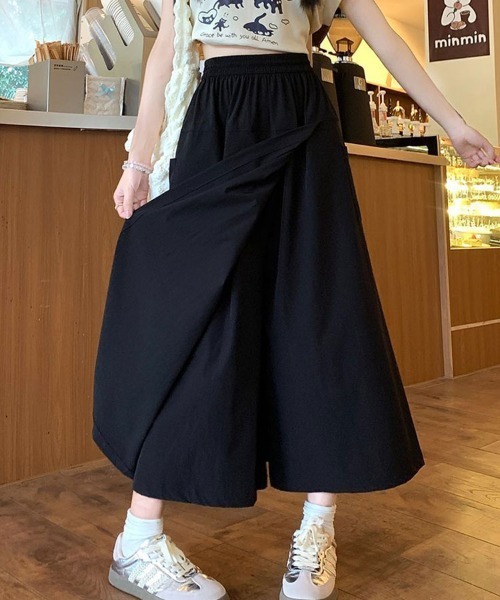 SallyLunn(サリーラン)の「カジュアルフラップスカート(その他パンツ・レディース・ベージュ/ブラック・MEDIUM/LARGE)」の1枚目の写真
