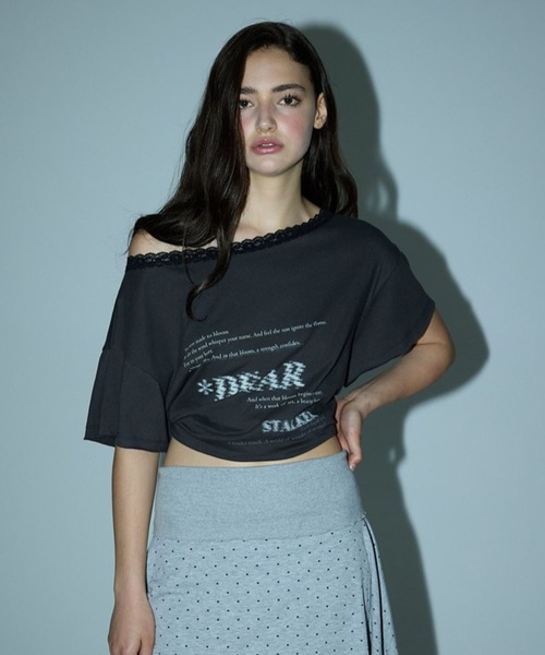 DEARSTALKER（ディアストーカー）の「DEARSTALKER／DEARオフショルダーＴ（Tシャツ/カットソー・レディース・チャコール/ホワイト・FREE）」の9枚目の写真