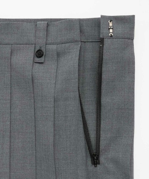 BRITISH MADE(ブリティッシュメイド)の「ボタンループプリーツスカート(スカート・レディース・ネイビー/グレー・38)」の9枚目の写真