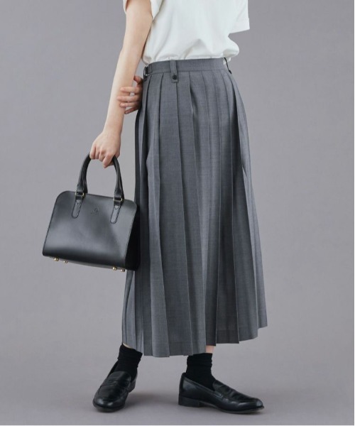 BRITISH MADE(ブリティッシュメイド)の「ボタンループプリーツスカート(スカート・レディース・ネイビー/グレー・38)」の4枚目の写真