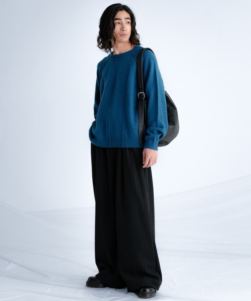 SINSS（シンス）の「Smooth switching crew neck knit / スムーススイッチングクルーネックニット（ニット/セーター・メンズ・ブルー/チャコール・SMALL/X-SMALL/LARGE/MEDIUM）」の7枚目の写真