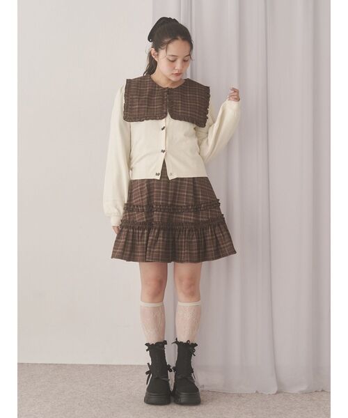 merry jenny（メリージェニー）の「terrier button knit cardigan（カーディガン/ボレロ・レディース・ブラック/アイボリー/レッド・FREE）」の10枚目の写真