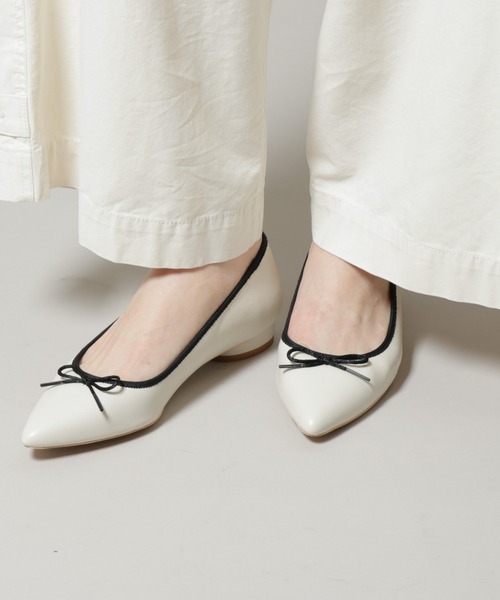 NANO universe（ナノユニバース）の「ポインテッドバレエシューズ（バレエシューズ・レディース・オフホワイト/ブラック・36/37/38）」の2枚目の写真