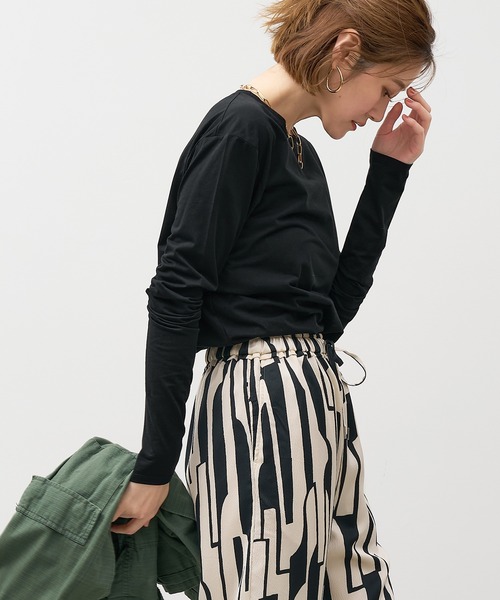 MICA&DEAL（マイカ＆ディール）の「シアーロングTシャツ（Tシャツ/カットソー・レディース・ライトグレー/オフホワイト/ブラック/オレンジ・FREE）」の11枚目の写真