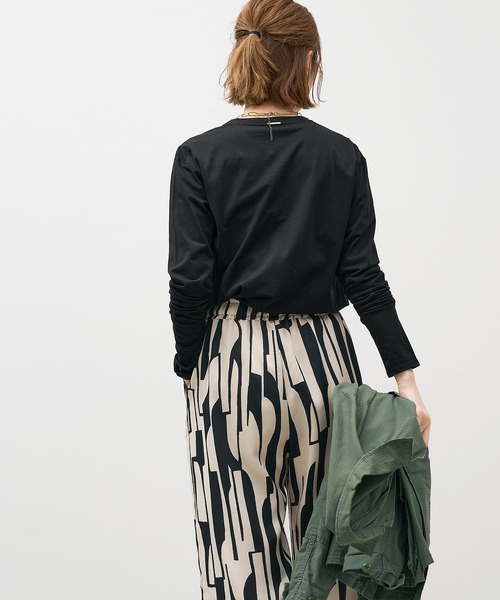 MICA&DEAL（マイカ＆ディール）の「シアーロングTシャツ（Tシャツ/カットソー・レディース・ライトグレー/オフホワイト/ブラック/オレンジ・FREE）」の12枚目の写真