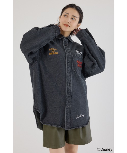 RODEO CROWNS WIDE BOWL（ロデオクラウンズワイドボウル）の「（ミッキー）DENIMシャツ（シャツ/ブラウス・レディース・ダークブラック/ブルー・FREE）」の4枚目の写真