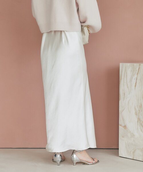 La boutique BonBon(ラブティックボンボン)の「【4サイズ展開あり】つやつやサテンロングナロースカート(スカート・レディース・ピンク/ミント/オフホワイト・38/PS/TM/36)」の6枚目の写真