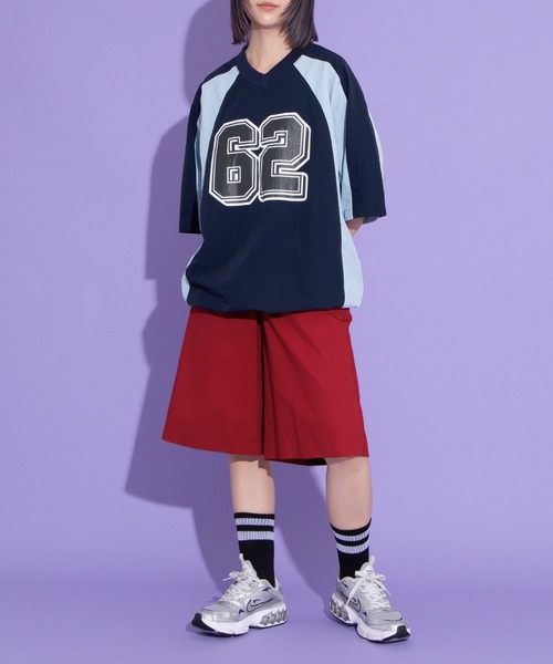 PUNYUS（プニュズ）の「ナンバリングユニフォームナイロンＴ（Tシャツ/カットソー・レディース・ネイビー/パープル/カーキ・3/4）」の16枚目の写真