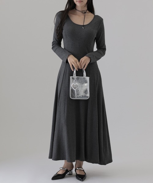 SUWDEE(スーディー)の「back open cut long dress(ワンピース・レディース・ブラック/グレー・FREE)」の9枚目の写真