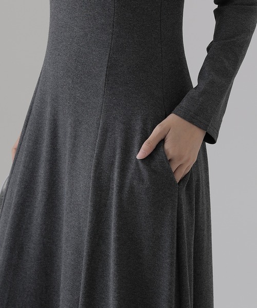 SUWDEE(スーディー)の「back open cut long dress(ワンピース・レディース・ブラック/グレー・FREE)」の13枚目の写真