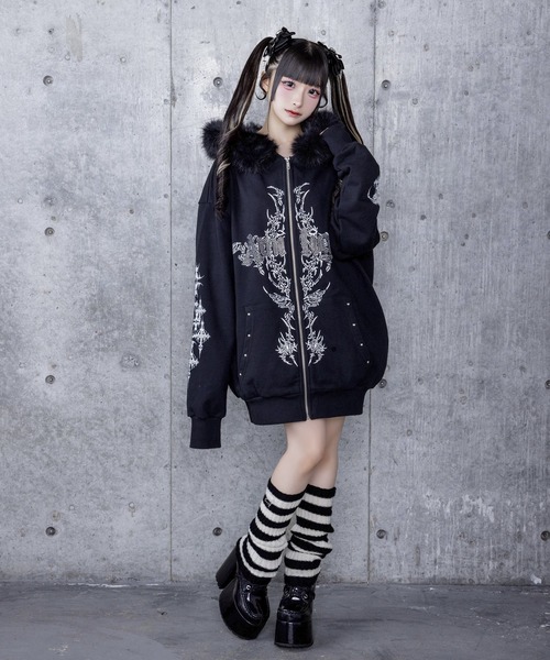 Amilige（アミリージュ）の「ファー付きAmiligeラインストーンZIP