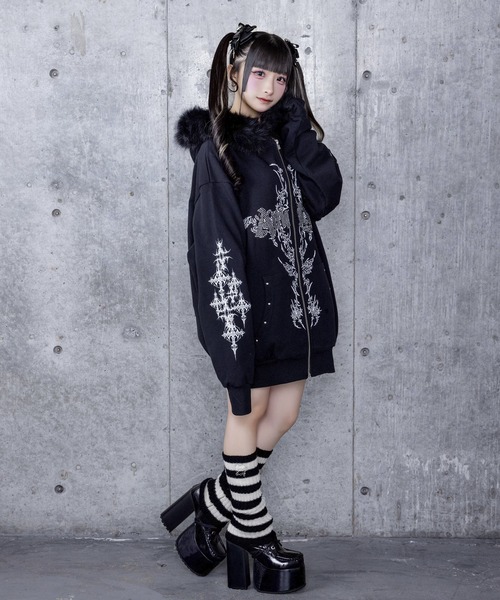 Amilige（アミリージュ）の「ファー付きAmiligeラインストーンZIPパーカー（パーカー・レディース・ホワイト/ブラック・FREE）」の14枚目の写真