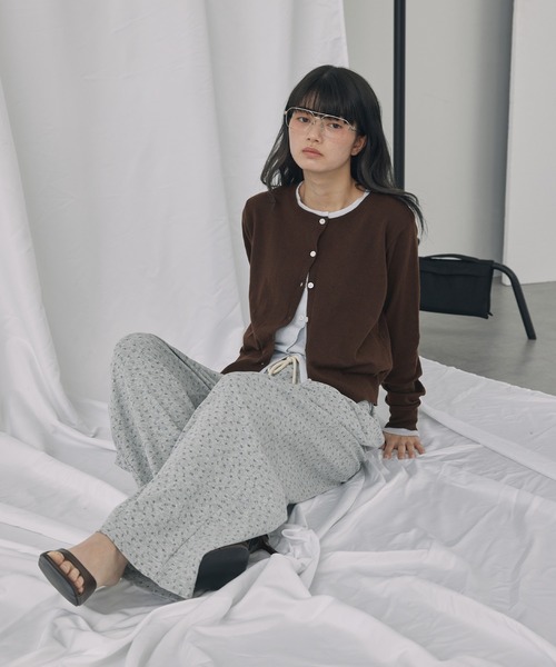 Unblend(アンブレンド)の「【Unblend】フェイクレイヤード配色 ニットカーディガン(カーディガン/ボレロ・レディース・ブラック系/チャコール/グレー系/ネイビー系/ブラウン系・FREE)」の15枚目の写真