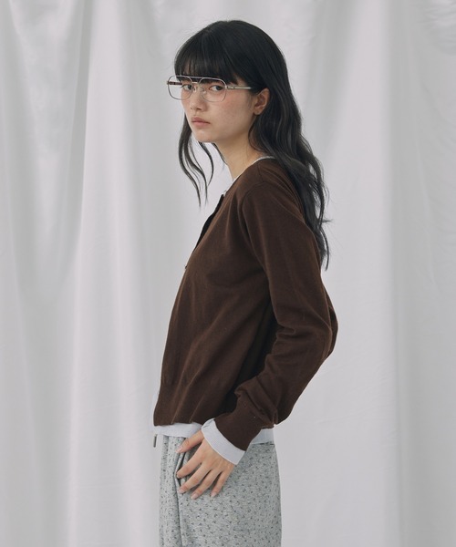 Unblend(アンブレンド)の「【Unblend】フェイクレイヤード配色 ニットカーディガン(カーディガン/ボレロ・レディース・ブラック系/チャコール/グレー系/ネイビー系/ブラウン系・FREE)」の17枚目の写真