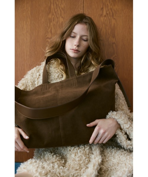 un/neu（アンノイ）の「フェイクスエード2WAYビッグトート / ショルダーバッグ / A4サイズ、PC（15inch）収納可能 / 大容量バッグ（トートバッグ・レディース・チャコールグレー/ブルー/ブラウン・FREE）」の7枚目の写真