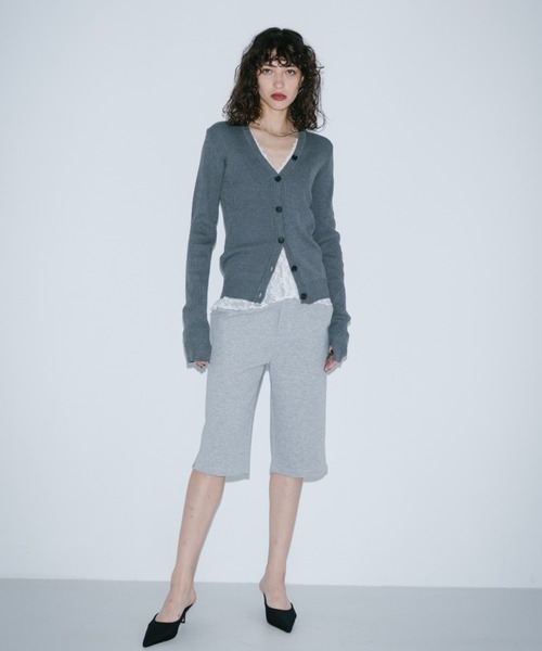 HANNE（アン）の「フロントボタンVネックリブニット（カーディガン/ボレロ・レディース・ブラック/グレー・FREE）」の8枚目の写真