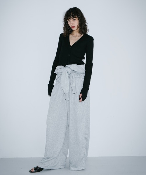 HANNE（アン）の「フロントボタンVネックリブニット（カーディガン/ボレロ・レディース・ブラック/グレー・FREE）」の13枚目の写真