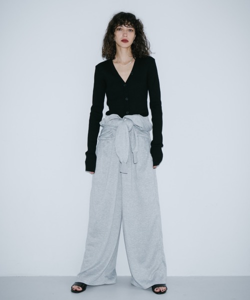 HANNE（アン）の「フロントボタンVネックリブニット（カーディガン/ボレロ・レディース・ブラック/グレー・FREE）」の15枚目の写真