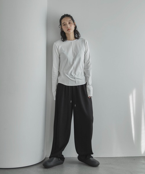 feepur（フェピュール）の「バックツイストホールロンTee（Tシャツ/カットソー・レディース・オフホワイト/ブラック・MEDIUM）」の5枚目の写真