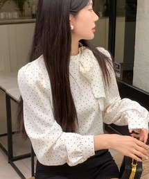 LAFFMO（ラフモ）の「ドット柄リボンタイブラウス（シャツ/ブラウス）」