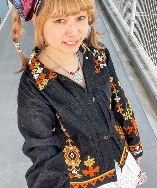 チャイハネ(チャイハネ)の「【チャイハネ】カチ刺繍デニムシャツ(シャツ/ブラウス・レディース・ブラック/ブルー・FREE)」の2枚目の写真