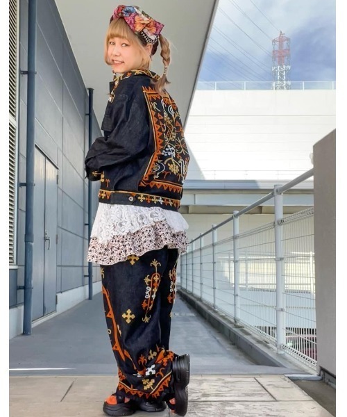チャイハネ(チャイハネ)の「【チャイハネ】カチ刺繍デニムシャツ(シャツ/ブラウス・レディース・ブラック/ブルー・FREE)」の7枚目の写真