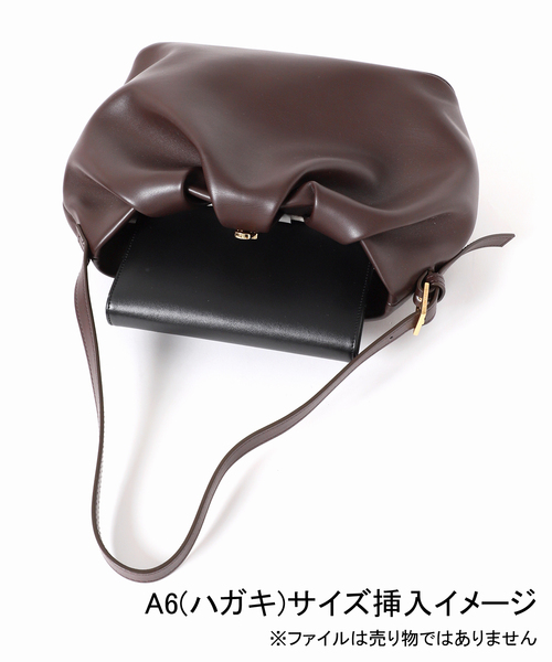 VERMEIL par iena(ヴェルメイユパーイエナ)の「THEMOIRE テモワール One Shoulder Bag LARA(ショルダーバッグ・レディース・ブラウン・FREE)」の17枚目の写真