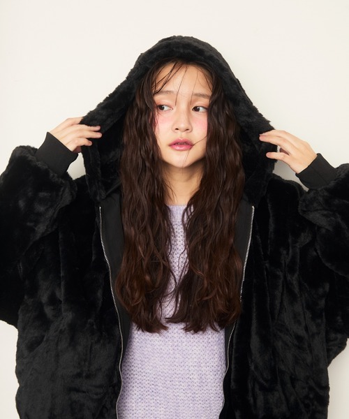 Nadana(ナダナ)の「ボアリバーシブルフードブルゾン(ブルゾン・レディース・ブラック/ホワイト・FREE)」の10枚目の写真